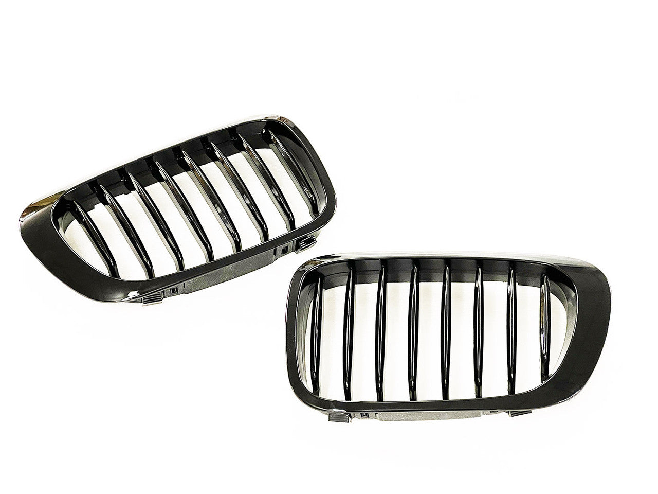 Gloss Black Center Kidney Grilles — BMW E46
